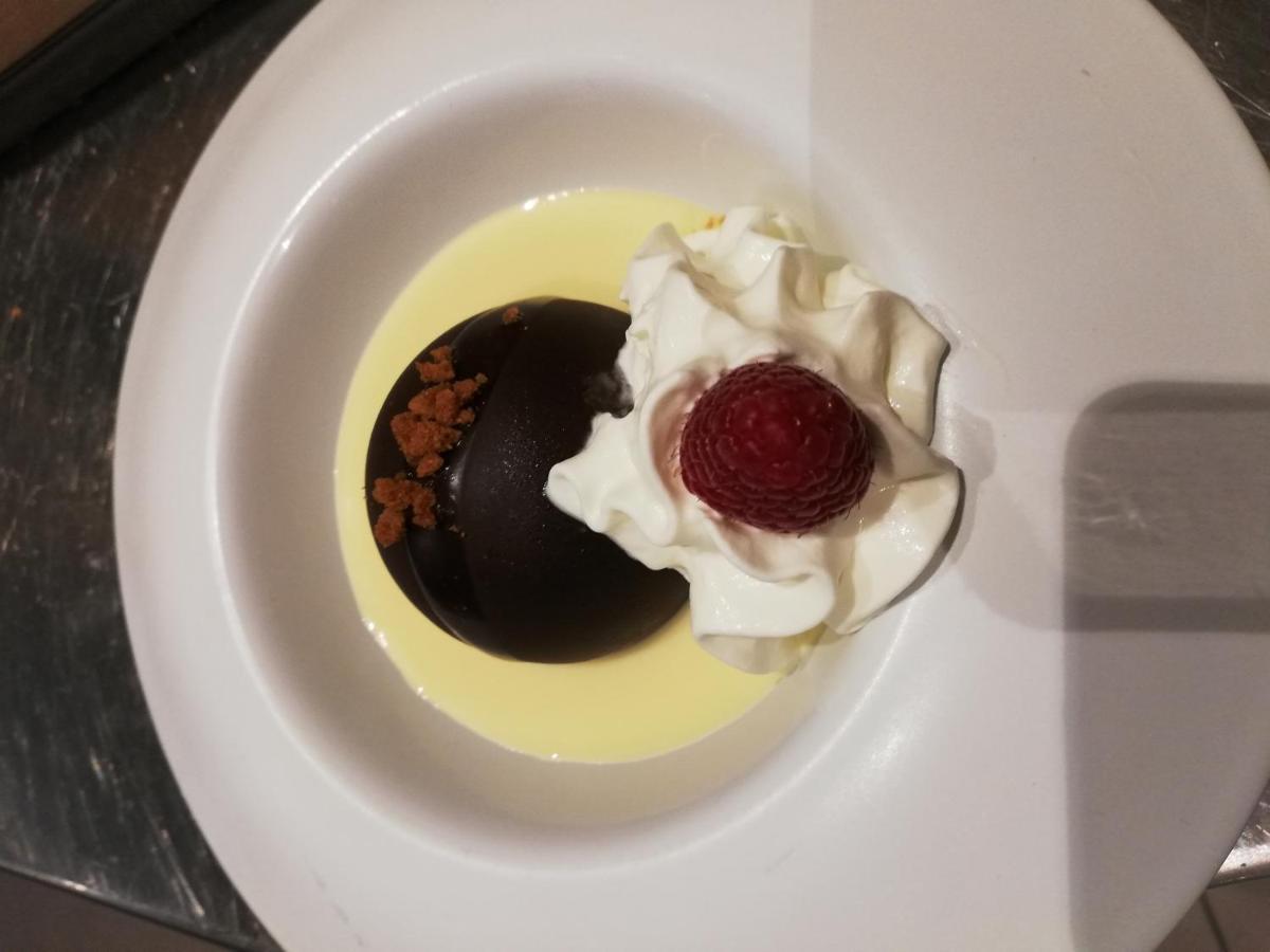 Hotel Du Rhone 塞塞尔 外观 照片