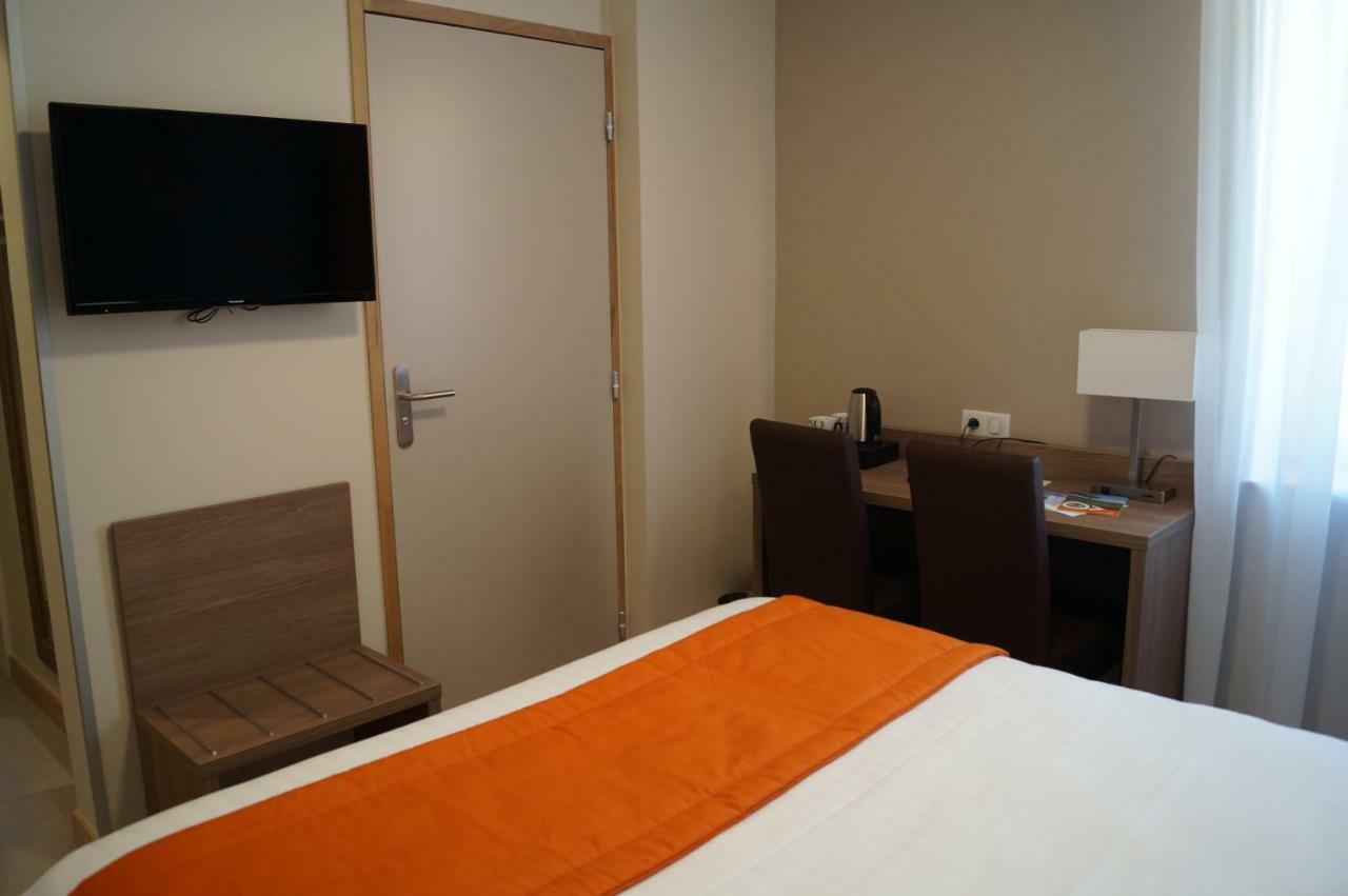 Hotel Du Rhone 塞塞尔 外观 照片